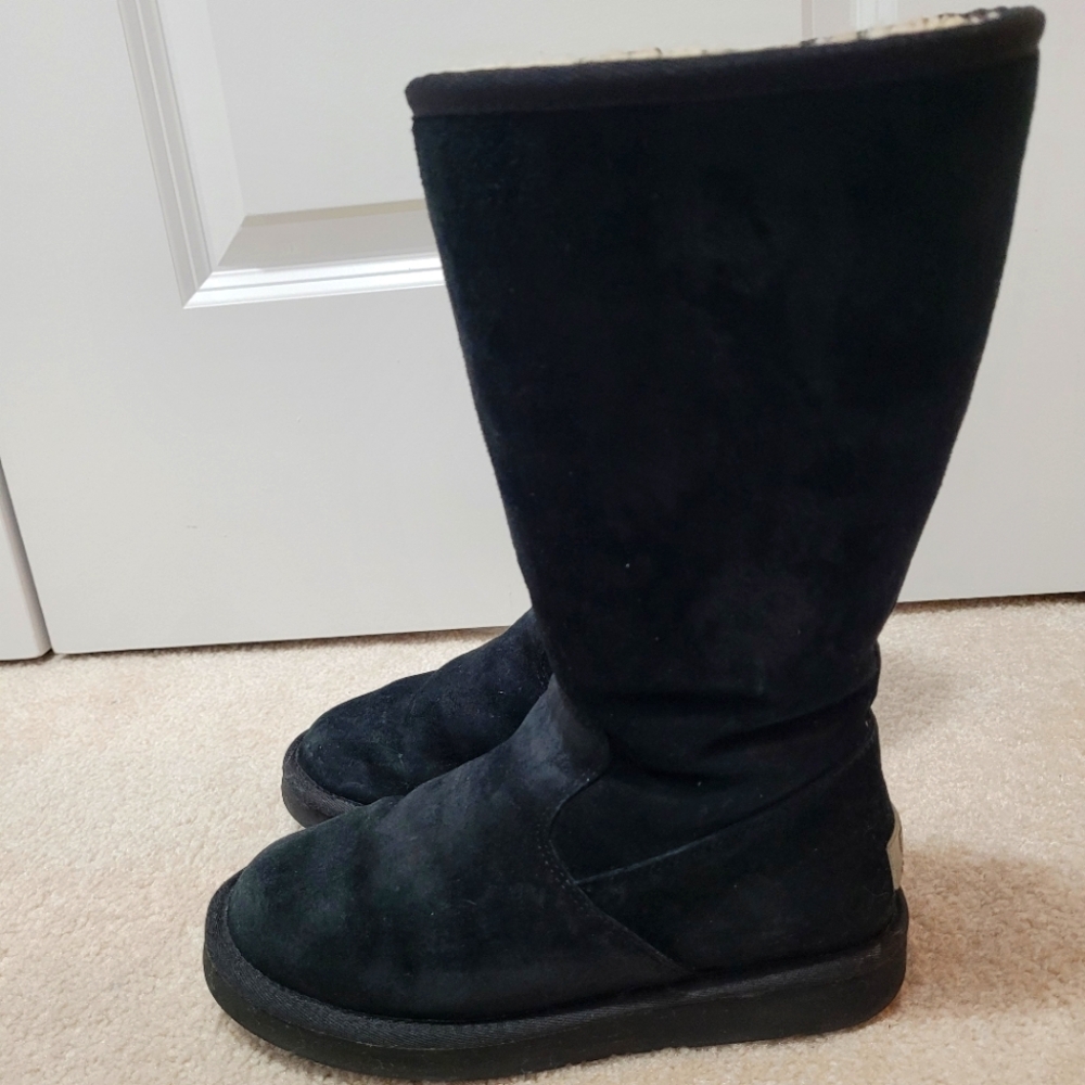 UGG limited edition metal plate boots with zipper, size US 5